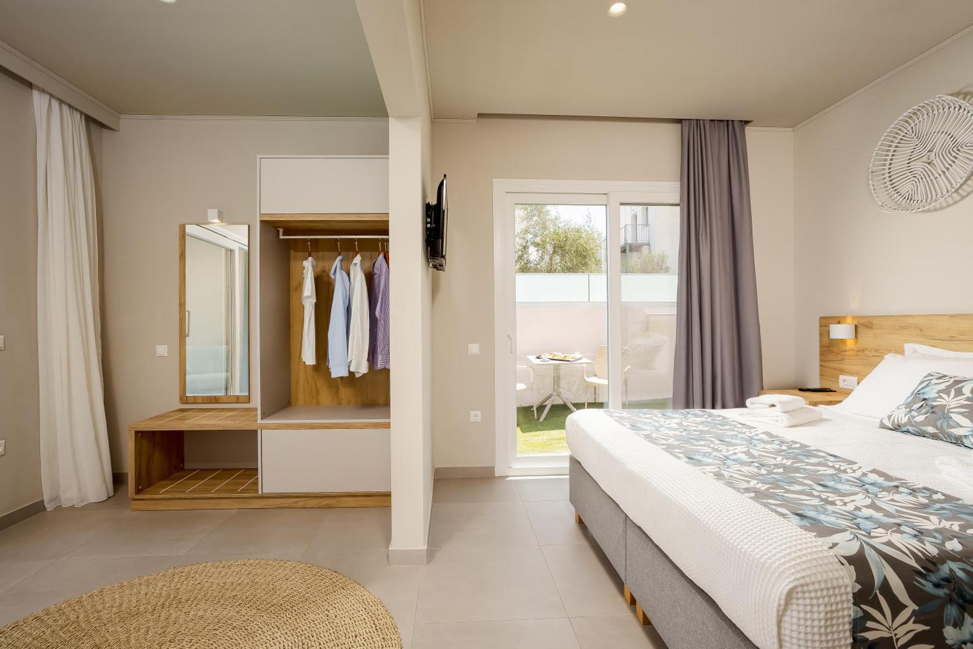 Sarpidon Suites Agia Marina Eksteriør bilde