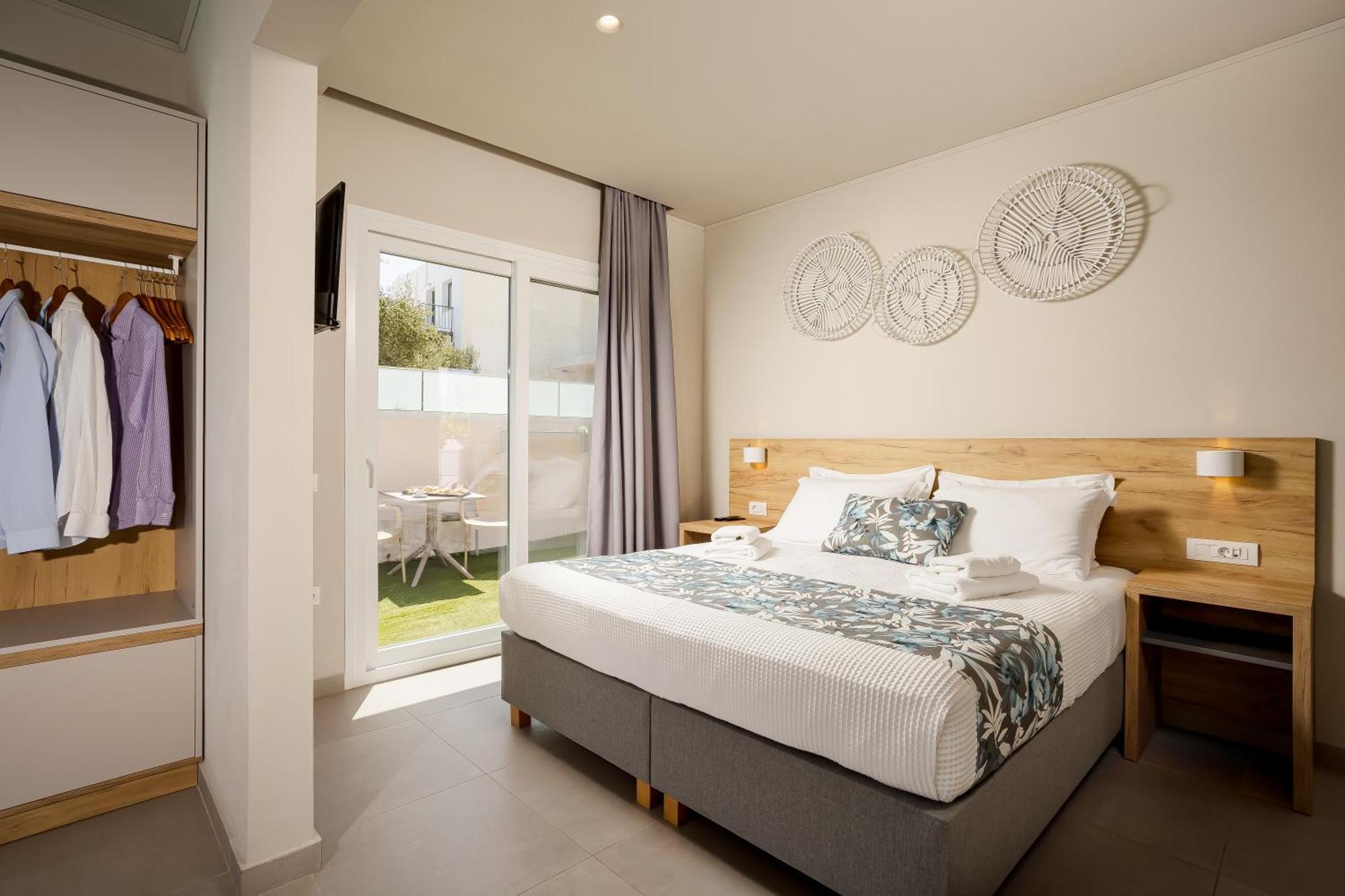 Sarpidon Suites Agia Marina Eksteriør bilde
