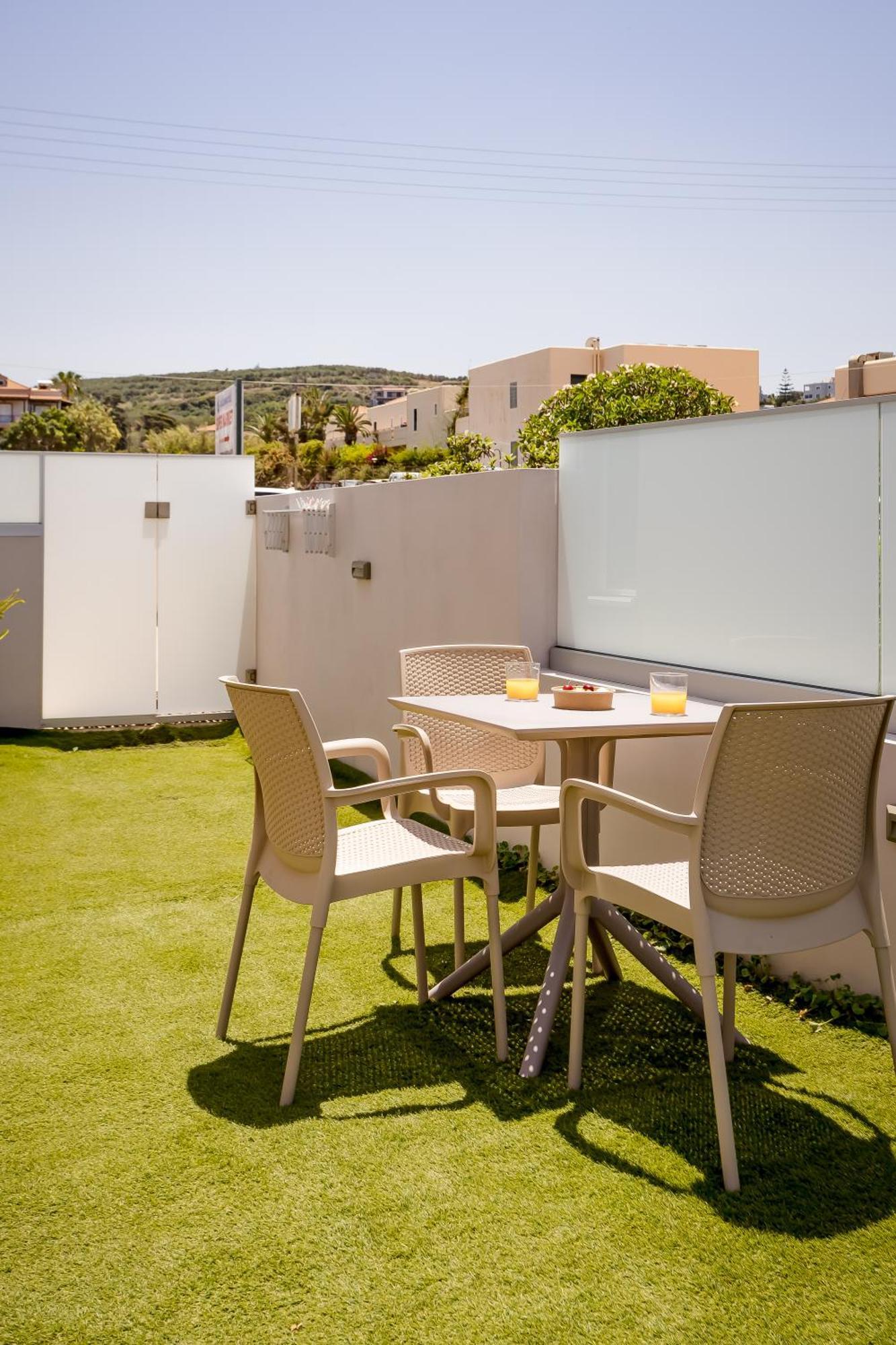 Sarpidon Suites Agia Marina Eksteriør bilde