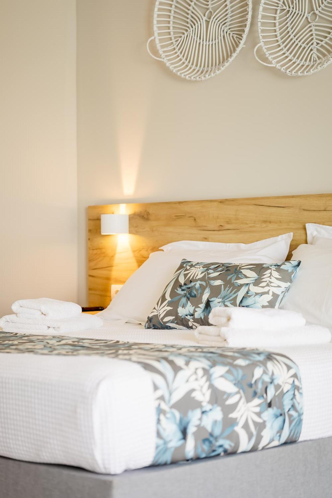 Sarpidon Suites Agia Marina Eksteriør bilde
